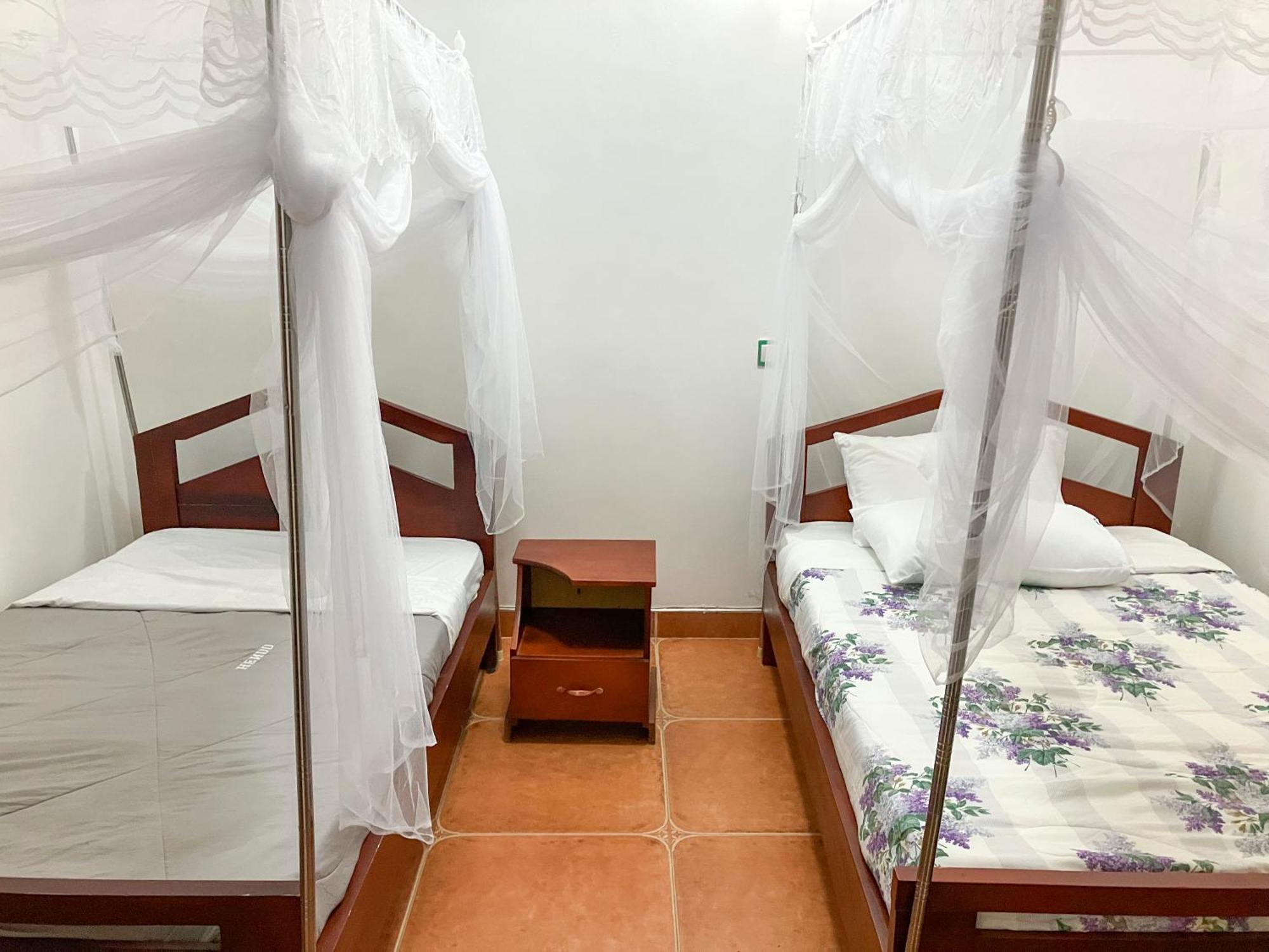 Hendo Hotel Entebbe Exterior photo