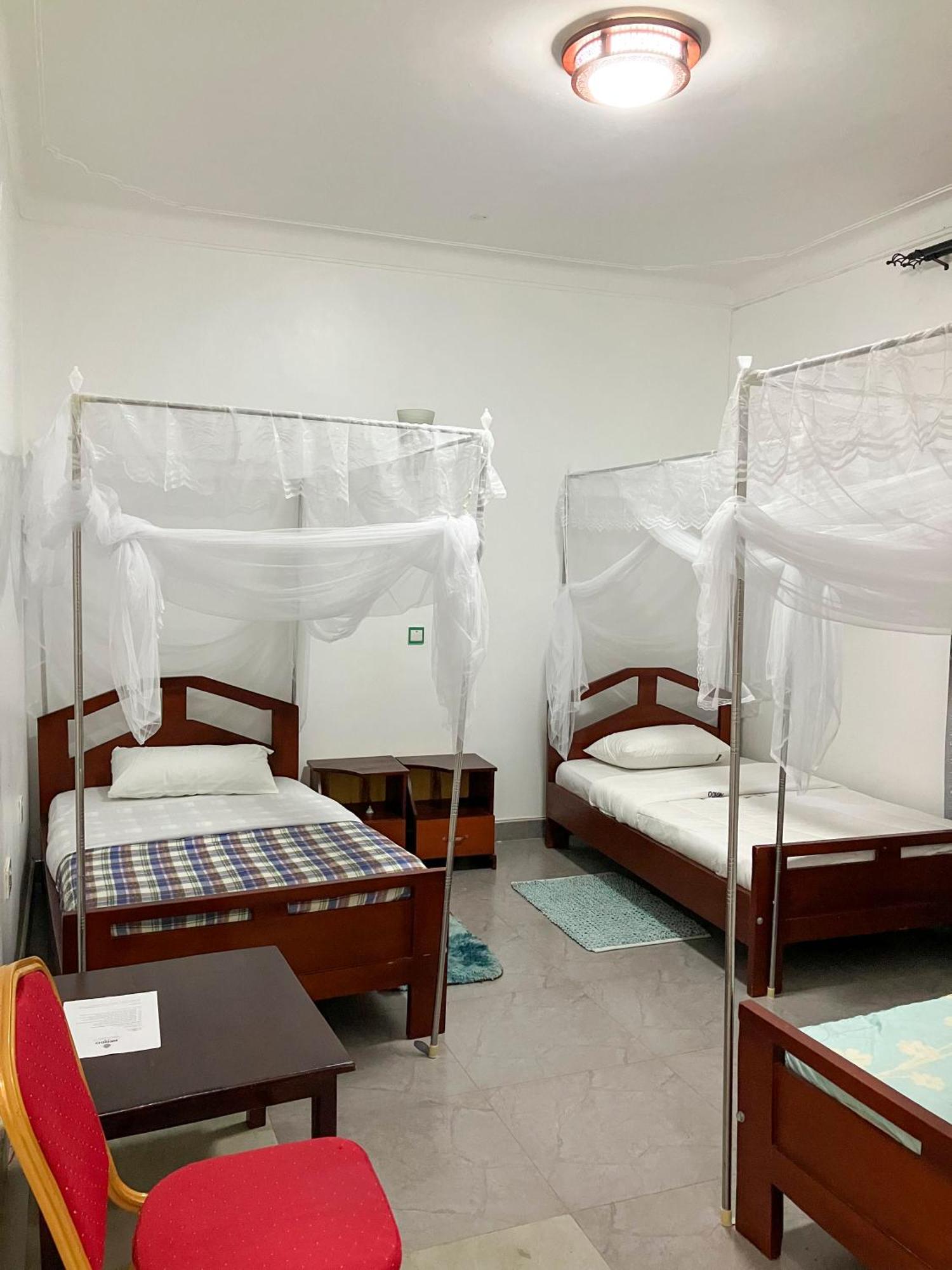 Hendo Hotel Entebbe Exterior photo