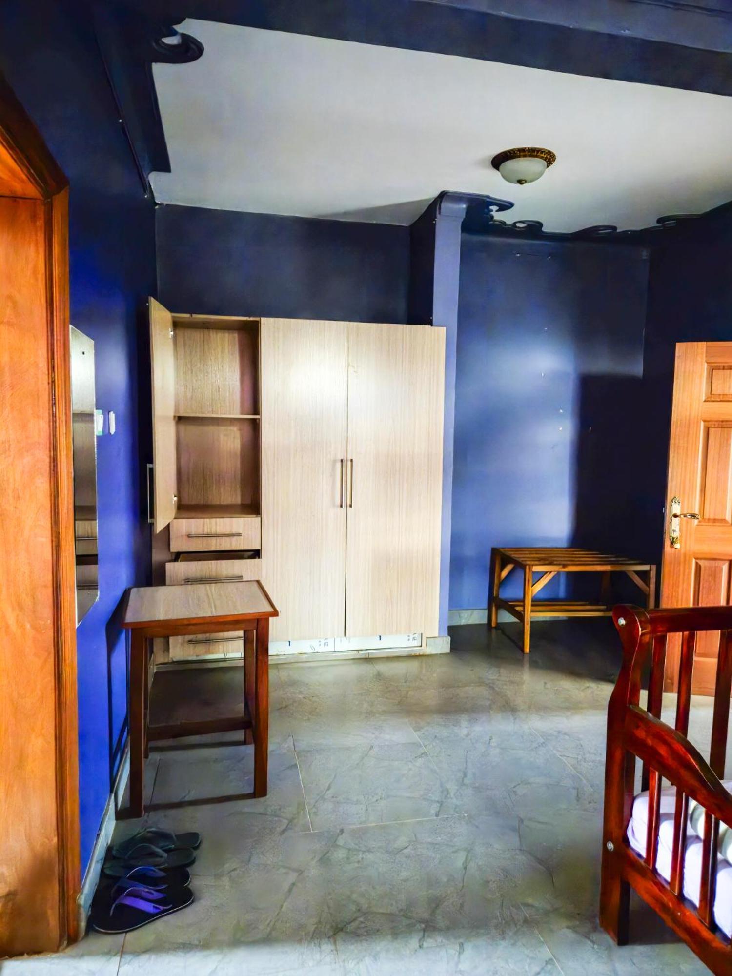 Hendo Hotel Entebbe Exterior photo